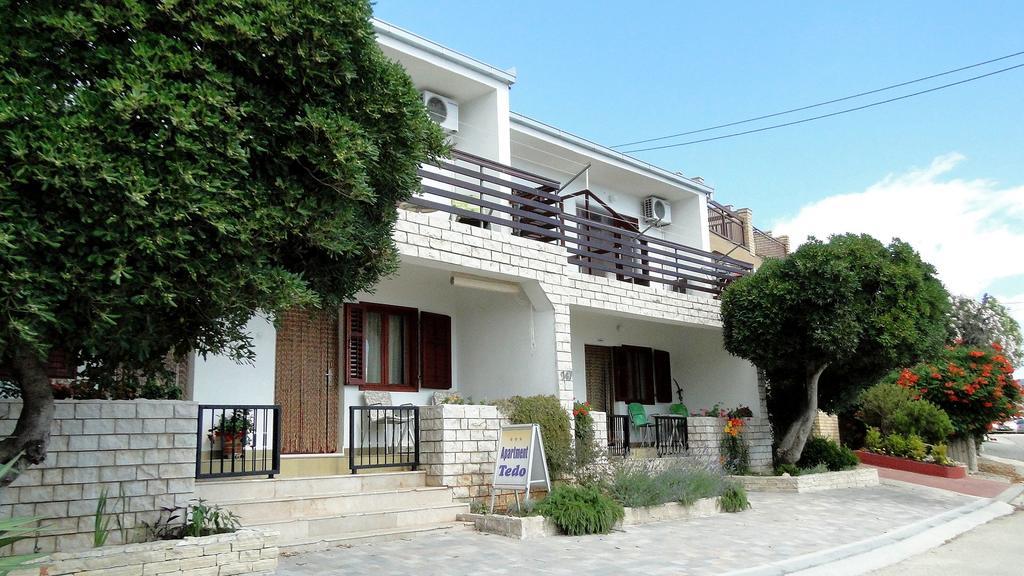 Holiday Home Apartment Tedo Klek Exterior foto
